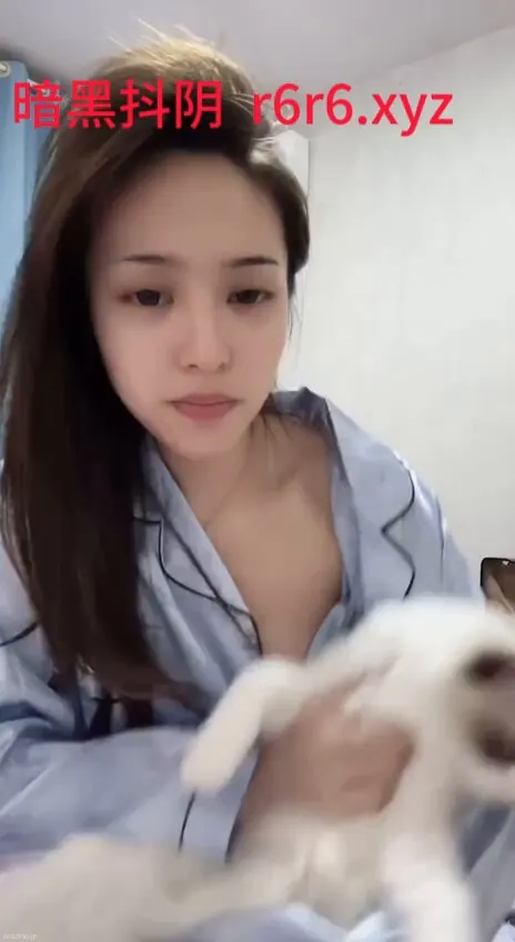u点小脾气@suzanne_millanのXエロ動画 00:25