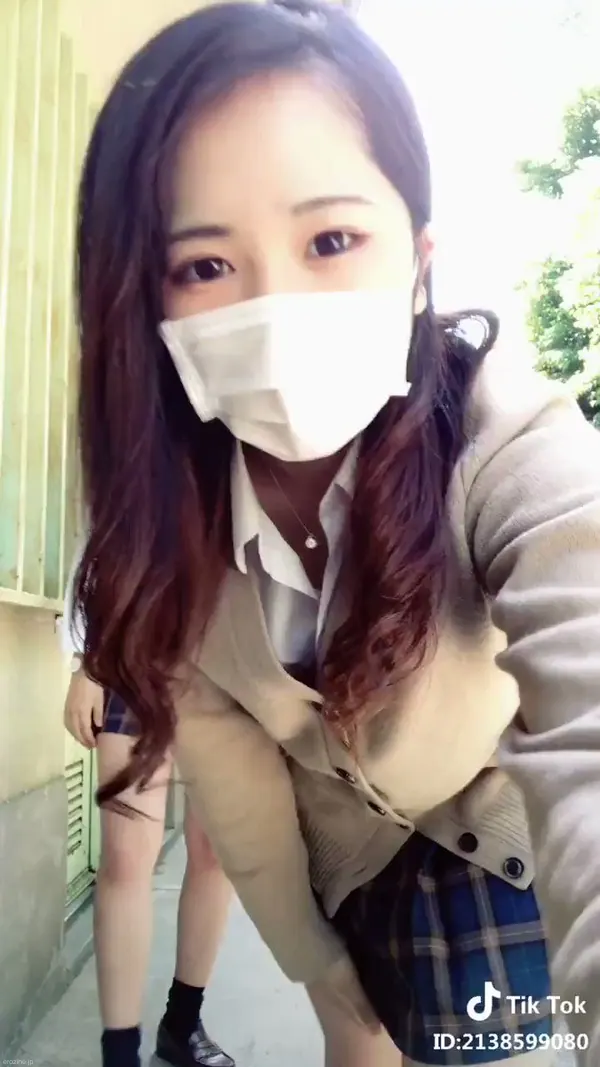 TikTok︎💕︎【太ももエロ❤】@JDJKJDJKのXエロ動画 00:15