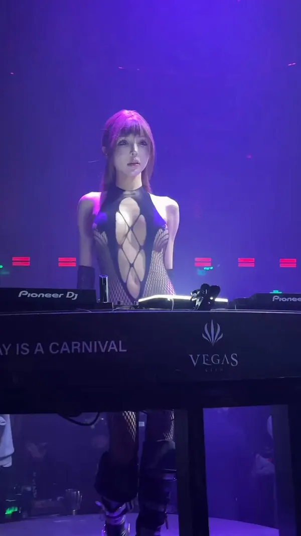 ジョイ 🇯🇵🇰🇷@SooyoungLuv01のXエロ動画 00:11