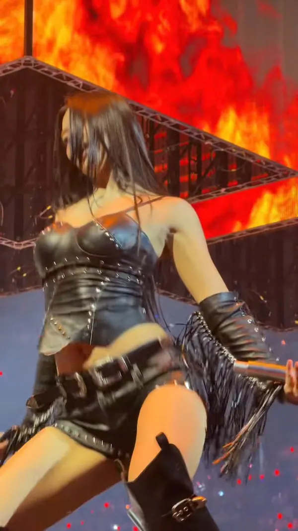 minaron@godmitzuのXエロ動画 00:16