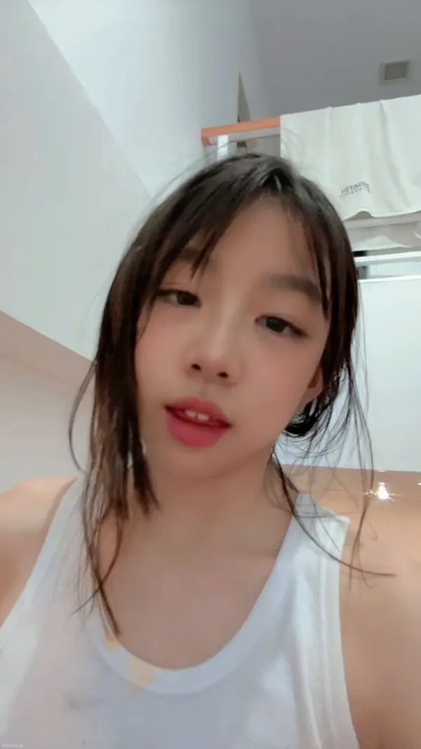 Nina🐰@NoeySoh28のXエロ動画 00:24