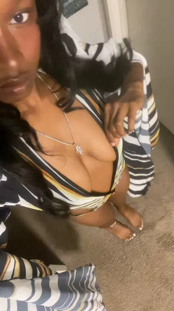 dee.ayanna@deeayanna_のXエロ動画 00:12