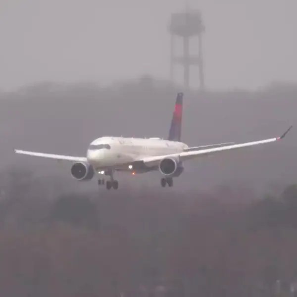 Aviation@xAviationのXエロ動画 00:36